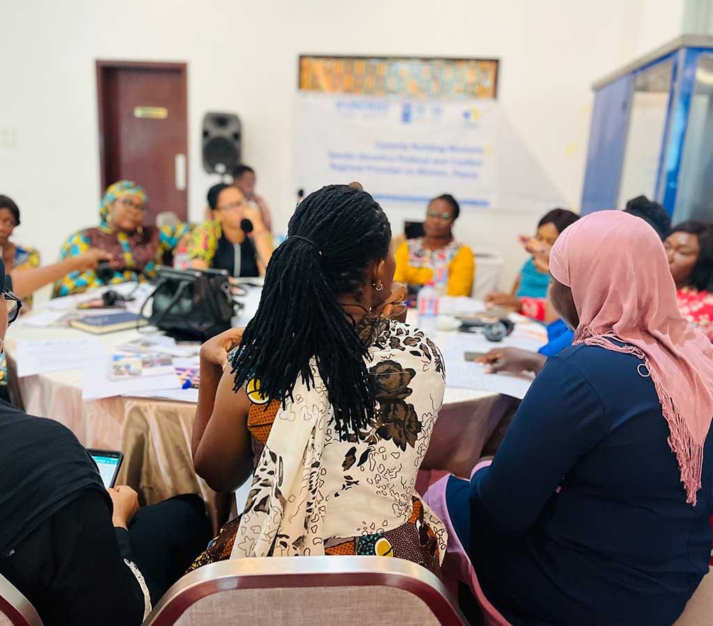 Members of the Women, Youth, Peace and Security Working Group in West Africa and the Sahel analyzing drivers of conflict and peace in the region